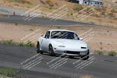 media/Oct-01-2022-Team Topak Racing (Sat) [[f860fb51be]]/2-Inter Low 2/session 2 turn 11/